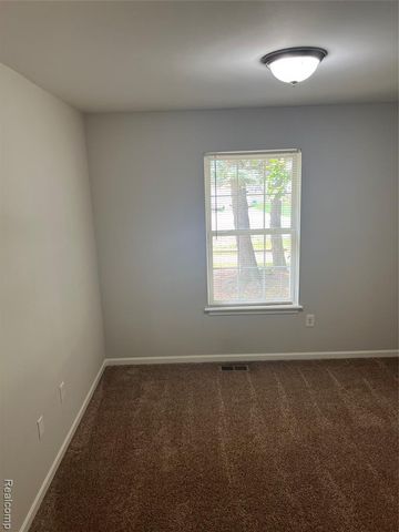 1533 Vermont Avenue, Marysville, MI 48040