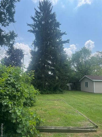 1533 Vermont Avenue, Marysville, MI 48040