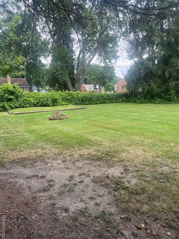 1533 Vermont Avenue, Marysville, MI 48040