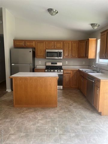 1533 Vermont Avenue, Marysville, MI 48040