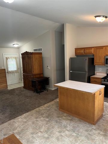 1533 Vermont Avenue, Marysville, MI 48040