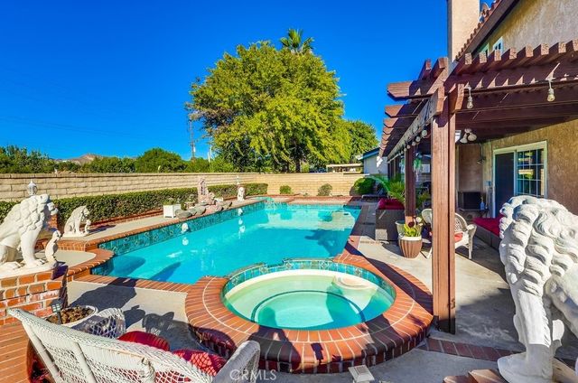 21045 Susan Carole, Saugus, CA 91350