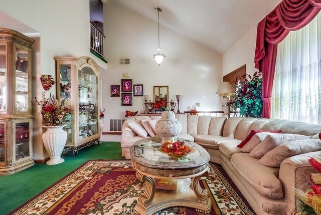 21045 Susan Carole, Saugus, CA 91350