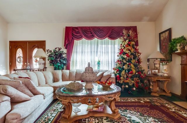 21045 Susan Carole, Saugus, CA 91350