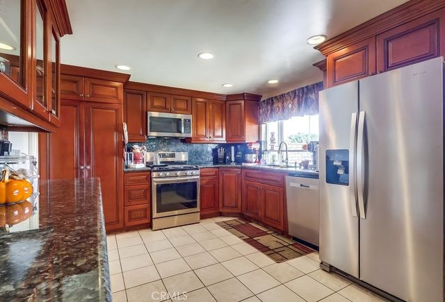 21045 Susan Carole, Saugus, CA 91350