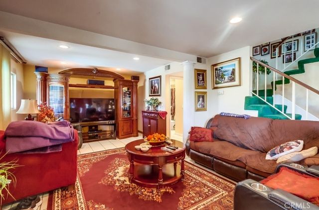 21045 Susan Carole, Saugus, CA 91350