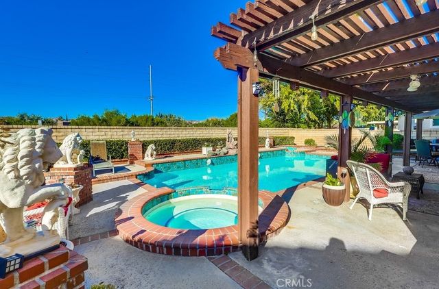 21045 Susan Carole, Saugus, CA 91350