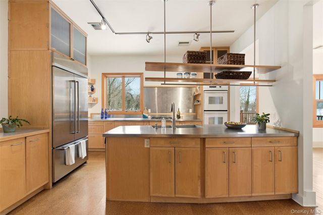 7 Landing Road, Huntington, NY 11743