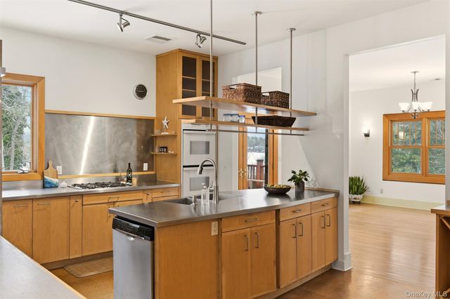 7 Landing Road, Huntington, NY 11743