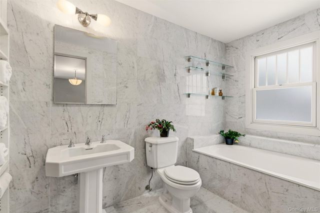 7 Landing Road, Huntington, NY 11743