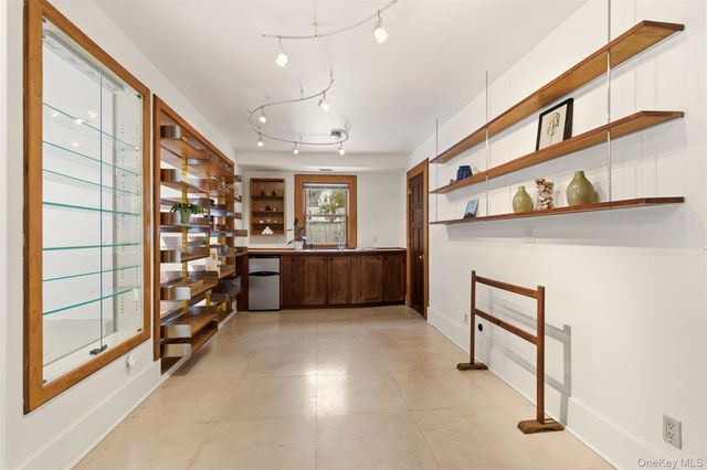 7 Landing Road, Huntington, NY 11743