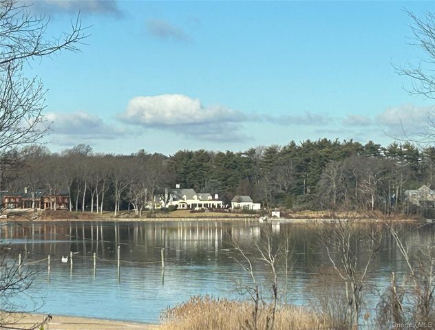 7 Landing Road, Huntington, NY 11743