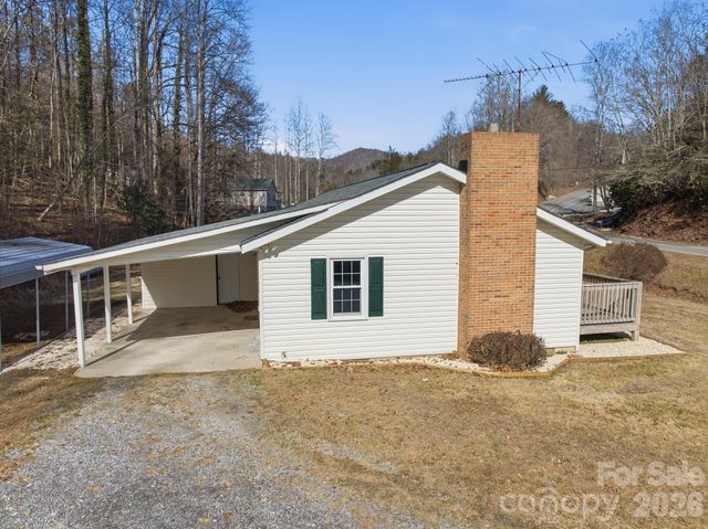 2531 Indian Grave Road, Lenoir, NC 28645