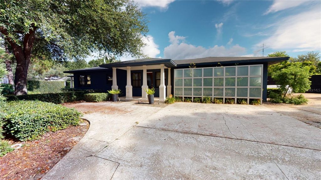 Image 13 of property listing at 218 S MATANZAS AVENUE, Tampa, FL 33609