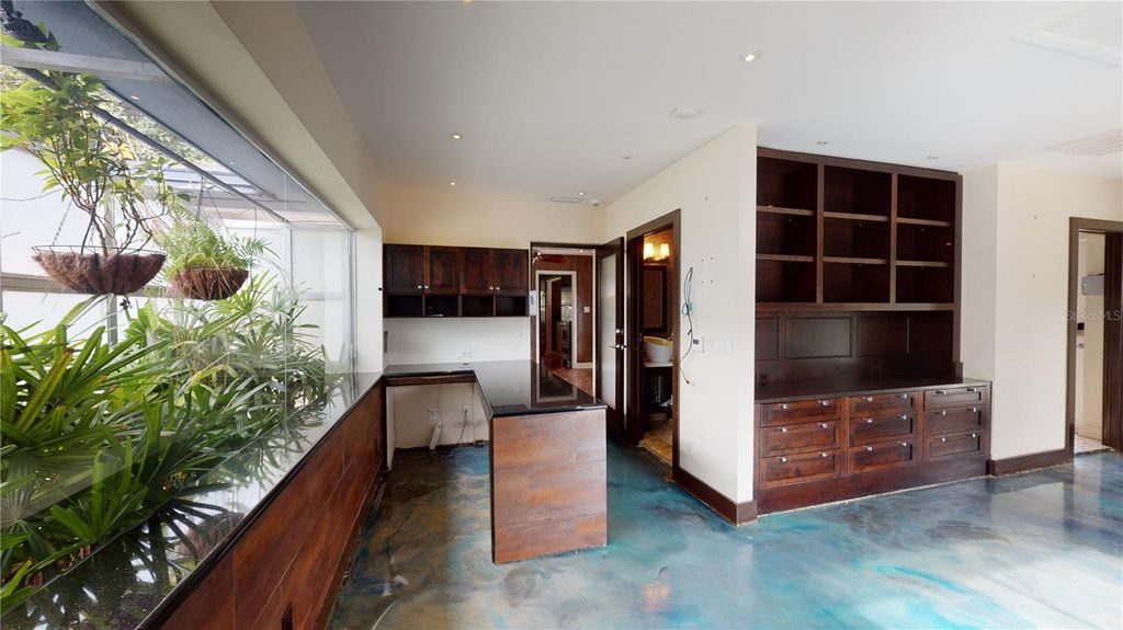 Image 33 of property listing at 218 S MATANZAS AVENUE, Tampa, FL 33609