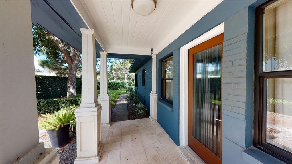 Image 7 of property listing at 218 S MATANZAS AVENUE, Tampa, FL 33609