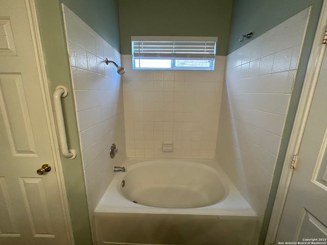 166 Red Hawk Rdg, San Antonio, TX 78258