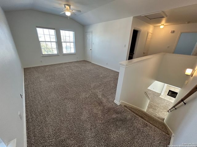 166 Red Hawk Rdg, San Antonio, TX 78258