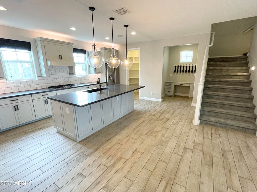 703 W BROWNING Place, Chandler, AZ 85286