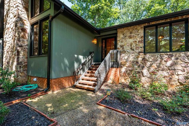 7705 Foxfire Drive SE, Huntsville, AL 35802