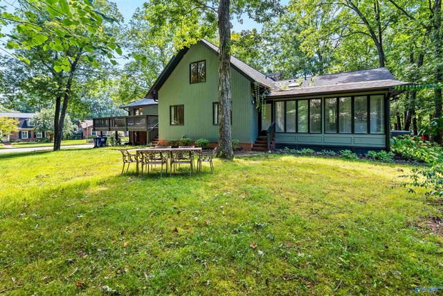 7705 Foxfire Drive SE, Huntsville, AL 35802