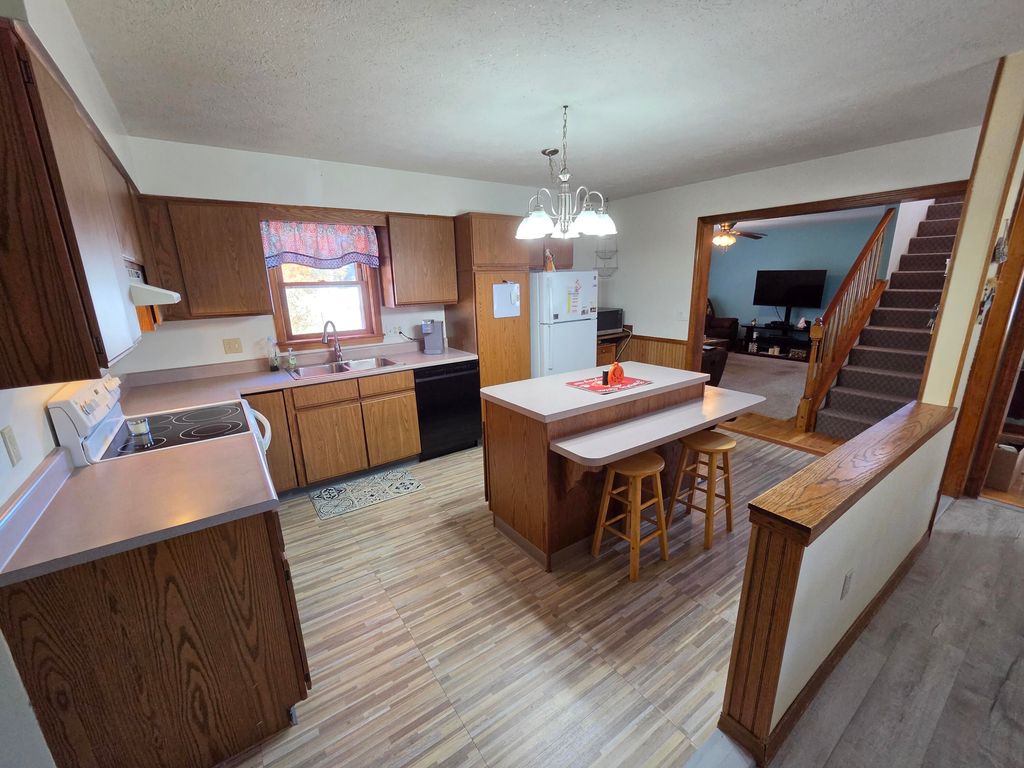 3 Linda Circle, Lewiston, ME 04240 — photo 3