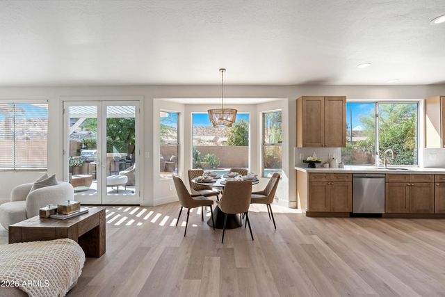 15825 S 1ST Avenue, Phoenix, AZ 85045