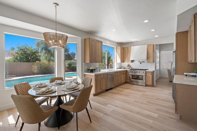 15825 S 1ST Avenue, Phoenix, AZ 85045