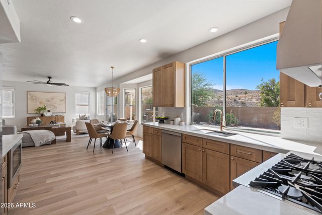 15825 S 1ST Avenue, Phoenix, AZ 85045