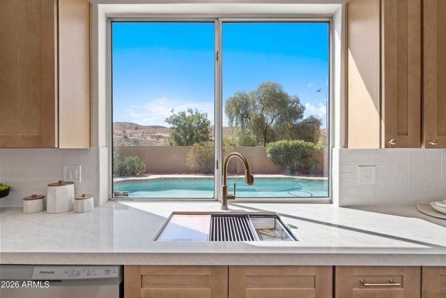 15825 S 1ST Avenue, Phoenix, AZ 85045
