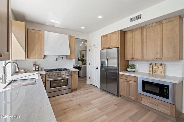 15825 S 1ST Avenue, Phoenix, AZ 85045