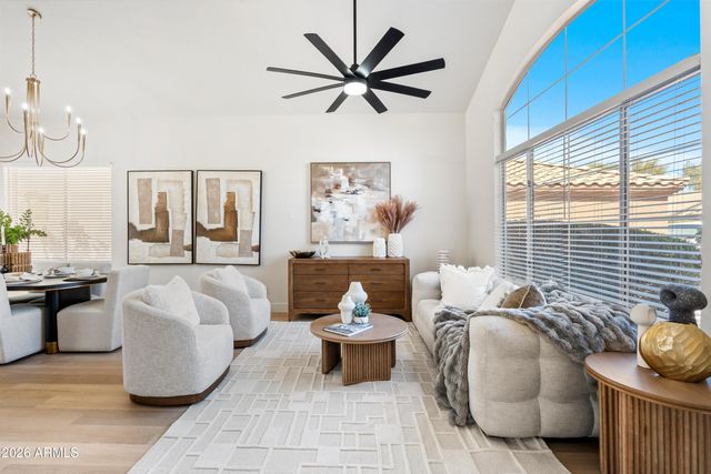 15825 S 1ST Avenue, Phoenix, AZ 85045