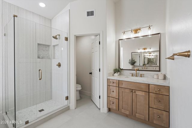 15825 S 1ST Avenue, Phoenix, AZ 85045