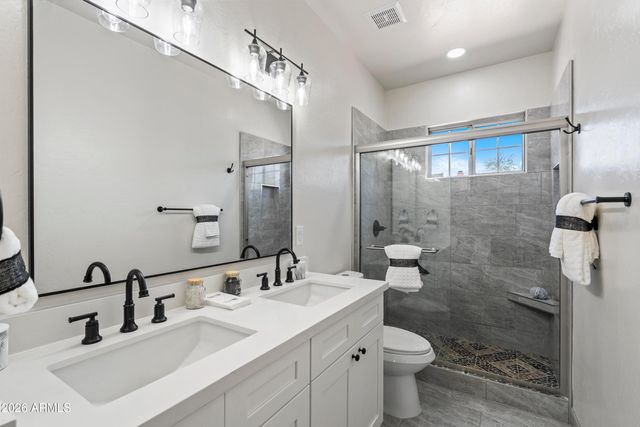 15825 S 1ST Avenue, Phoenix, AZ 85045
