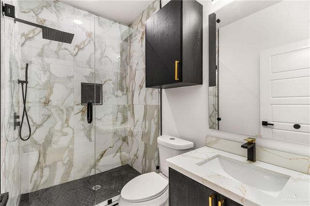 903 W La Quinta Avenue, Pharr, TX 78577