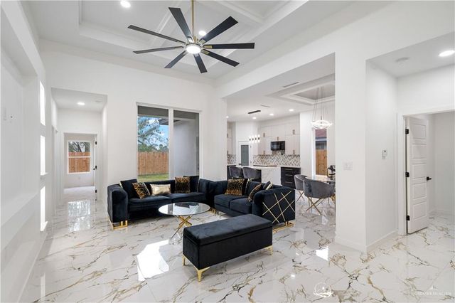 903 W La Quinta Avenue, Pharr, TX 78577