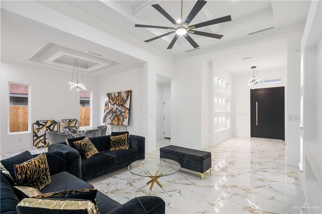 903 W La Quinta Avenue, Pharr, TX 78577