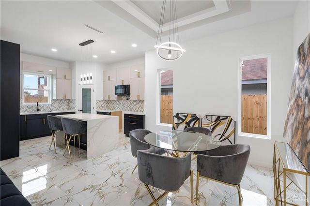 903 W La Quinta Avenue, Pharr, TX 78577