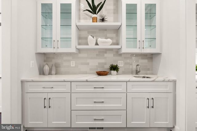 1830 CHERRI DR, Falls Church, VA 22043