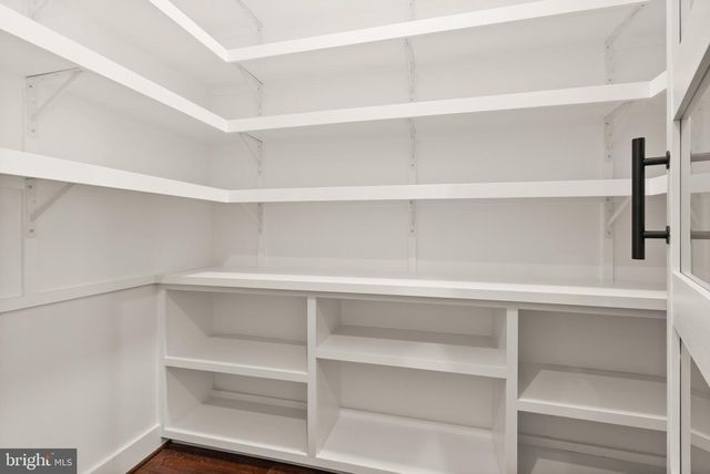 1830 CHERRI DR, Falls Church, VA 22043