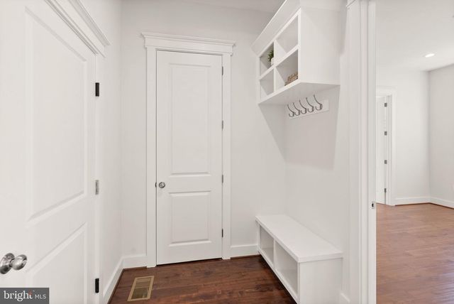 1830 CHERRI DR, Falls Church, VA 22043