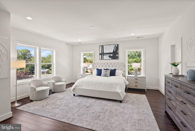 1830 CHERRI DR, Falls Church, VA 22043