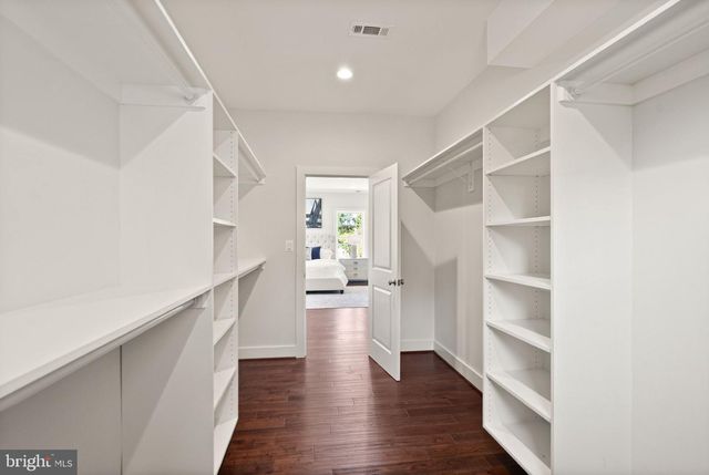 1830 CHERRI DR, Falls Church, VA 22043