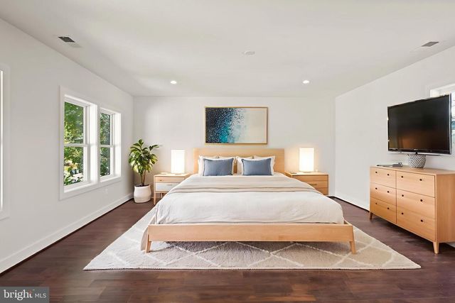 1830 CHERRI DR, Falls Church, VA 22043