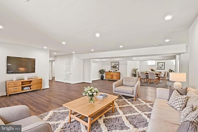 1830 CHERRI DR, Falls Church, VA 22043