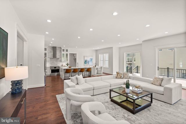 1830 CHERRI DR, Falls Church, VA 22043