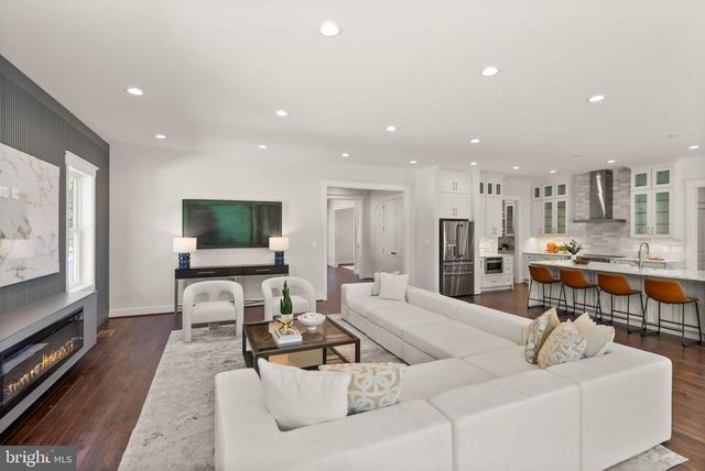 1830 CHERRI DR, Falls Church, VA 22043