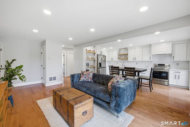201 Highview Avenue D2, Stamford, CT 06907