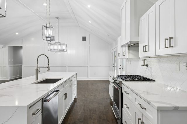 13726 Peyton Drive, Dallas, TX 75240