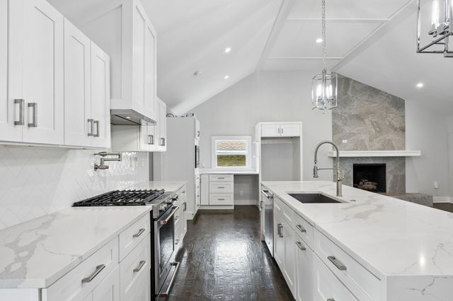 13726 Peyton Drive, Dallas, TX 75240